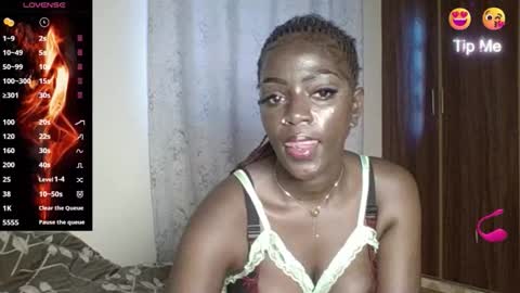 Snapshot of hott_amalia chatting on 11/22/25, 01:43 Amalia online show from 11/22/25, 01:43