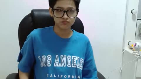 hott_cute69 online show from 11/17/25, 09:04