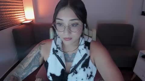 Snapshot of hottbee3645 chatting on 01/10/26, 07:48 hottbee3645 online show from 01/10/26, 07:48