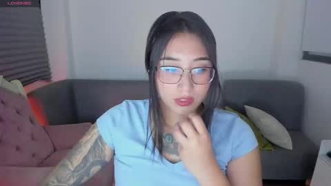 Snapshot of hottbee3645 chatting on 01/31/26, 10:19 hottbee3645 online show from 01/31/26, 10:19