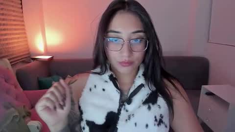 Snapshot of hottbee3645 chatting on 03/10/26, 08:14 hottbee3645 online show from 03/10/26, 08:14