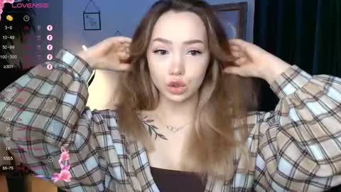 Snapshot of hottease_pvt chatting on 12/17/24, 02:23 hello Im Eva online show from 12/17/24, 02:23