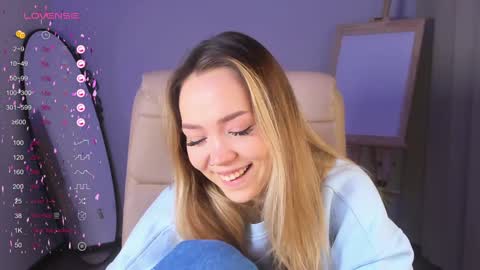 Snapshot of hottease_pvt chatting on 01/14/25, 05:30 hello Im Eva online show from 01/14/25, 05:30