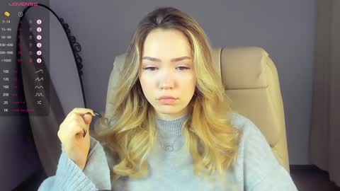 Snapshot of hottease_pvt chatting on 01/18/25, 08:20 hello Im Eva online show from 01/18/25, 08:20