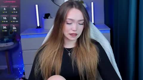 Snapshot of hottease_pvt chatting on 10/18/25, 01:34 hello Im Eva online show from 10/18/25, 01:34