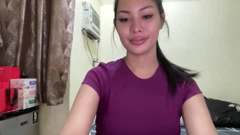 Snapshot of hottest_katarinaxxx chatting on 12/21/25, 06:48 katarina online show from 12/21/25, 06:48