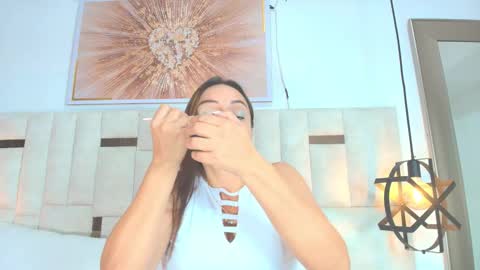 Snapshot of hottest_mature__ chatting on 10/19/25, 12:44 Natalie online show from 10/19/25, 12:44