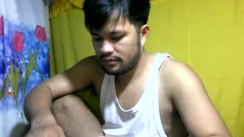 Snapshot of hottestpinoy2323 chatting on 06/19/26, 08:34 HottestPinoy32 online show from 06/19/26, 08:34