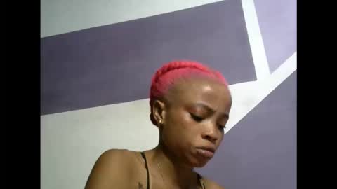 Snapshot of hottie_baddie14 chatting on 11/03/25, 09:27 hottie baddie14 online show from 11/03/25, 09:27