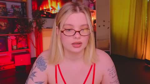 Snapshot of hottie_jane chatting on 05/16/26, 01:43 Jane online show from 05/16/26, 01:43