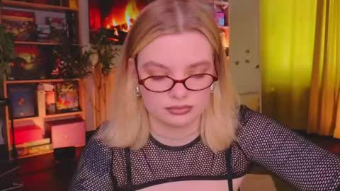 Snapshot of hottie_jane chatting on 05/17/26, 10:00 Jane online show from 05/17/26, 10:00