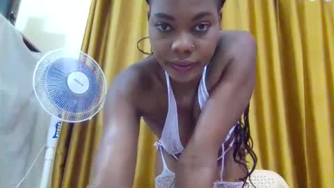 Snapshot of hottie_mammy chatting on 01/17/26, 12:43 hottie_mammy online show from 01/17/26, 12:43