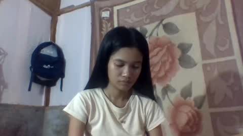 Snapshot of hottie_ptite chatting on 01/08/26, 02:14 hottie_ptite online show from 01/08/26, 02:14