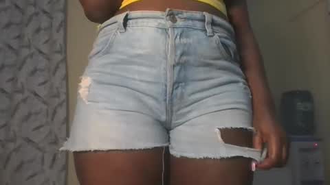 Snapshot of hottie_vera chatting on 05/09/26, 08:08 vera online show from 05/09/26, 08:08