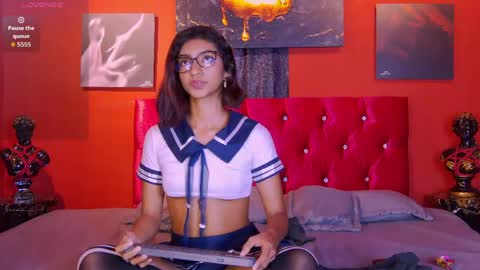 Snapshot of hottie_veronica chatting on 04/10/26, 08:35 Veronica independent model online show from 04/10/26, 08:35