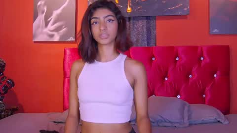 Snapshot of hottie_veronica chatting on 04/16/26, 09:39 Veronica independent model online show from 04/16/26, 09:39