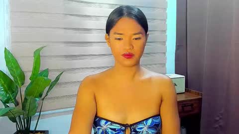 Maxine online show from 09/16/25, 01:23