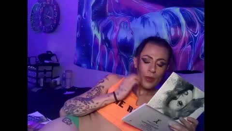 Snapshot of hottiefrmhell97 chatting on 02/19/26, 04:19 Lucky online show from 02/19/26, 04:19