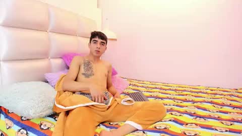 hottiie_guy online show from 10/07/25, 06:38