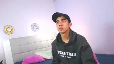 hottiie_guy online show from 11/05/25, 05:46