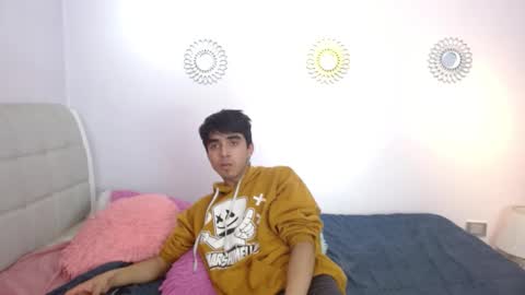hottiie_guy online show from 11/25/25, 06:41