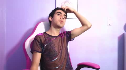 hottiie_guy online show from 12/01/25, 07:08