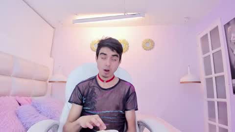 hottiie_guy online show from 12/05/25, 07:10