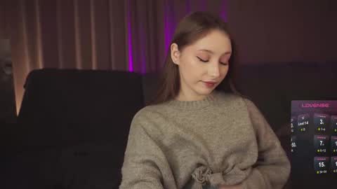 hottpeachh online show from 11/18/25, 04:22