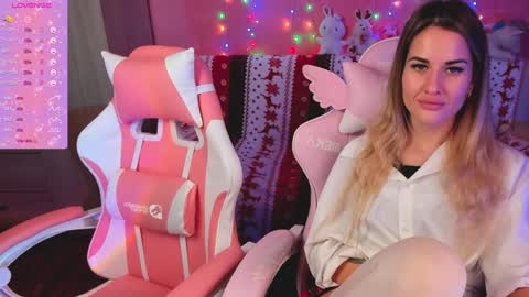 Snapshot of hotty_girls_here chatting on 12/12/24, 06:36 Ivanna and Jessica online show from 12/12/24, 06:36
