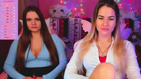 Snapshot of hotty_girls_here chatting on 01/11/25, 01:01 Ivanna and Jessica online show from 01/11/25, 01:01