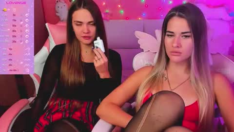 Snapshot of hotty_girls_here chatting on 09/28/25, 12:10 Ivanna and Jessica online show from 09/28/25, 12:10
