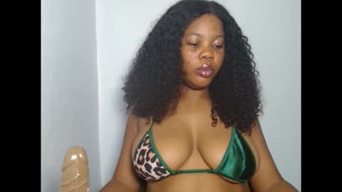 hotty_lora889 online show from 10/15/25, 05:57