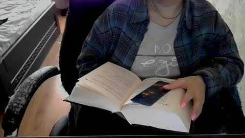Snapshot of hotty_mary chatting on 05/09/26, 08:41 Mary online show from 05/09/26, 08:41
