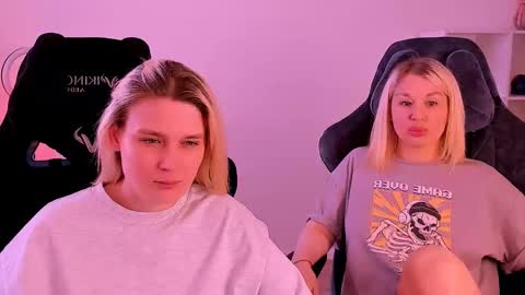 Nessie and Jessie online show from 12/12/24, 12:12