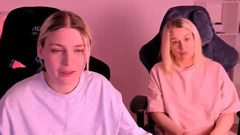 Nessie and Jessie online show from 12/19/24, 06:45