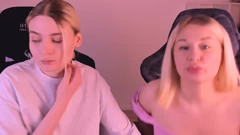 Nessie and Jessie online show from 12/31/24, 05:40