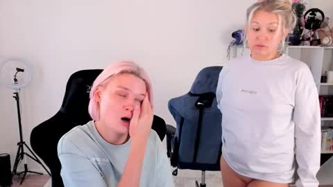 Nessie and Jessie online show from 10/12/25, 10:58