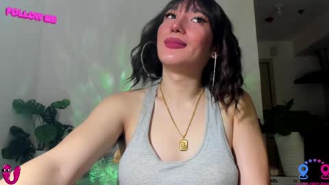 Snapshot of hottycrishinaxx chatting on 01/25/25, 04:23 crishinahotty online show from 01/25/25, 04:23