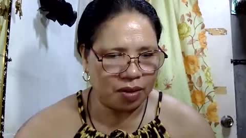 Snapshot of hottycrissy4u chatting on 06/04/26, 11:00 hottycrissy4u online show from 06/04/26, 11:00