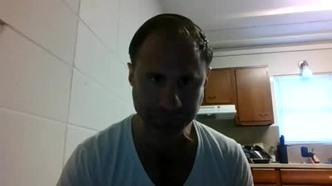 hotwhitedude2026 online show from 06/04/26, 09:32