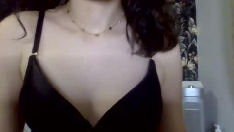 Snapshot of hotwinterxx chatting on 03/05/25, 12:49 Hotwixx online show from 03/05/25, 12:49