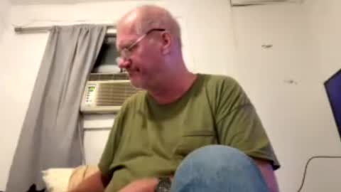 Snapshot of houseflipper chatting on 07/20/26, 02:15 houseflipper online show from 07/20/26, 02:15