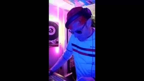 SeanPatrick online show from 04/21/26, 02:51