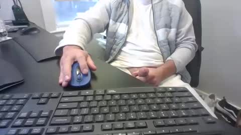 hoverday online show from 10/25/25, 01:07