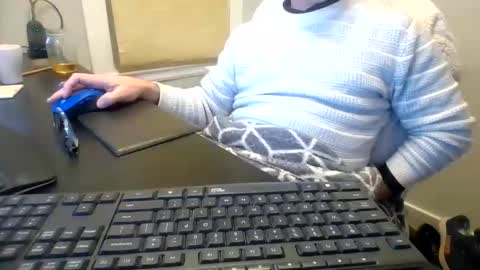 hoverday online show from 03/18/26, 04:26