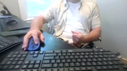 Snapshot of hoverday chatting on 06/14/26, 01:57 hoverday online show from 06/14/26, 01:57