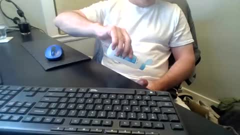 Snapshot of hoverday chatting on 06/21/26, 04:15 hoverday online show from 06/21/26, 04:15