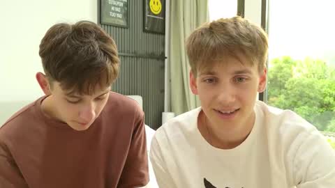 Snapshot of howardkottam chatting on 10/15/25, 10:59 howardkottam online show from 10/15/25, 10:59