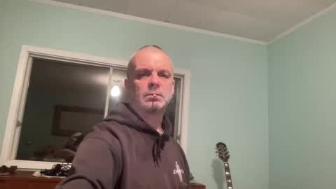 Snapshot of howlingatnothing chatting on 12/25/24, 11:42 howlingatnothing online show from 12/25/24, 11:42