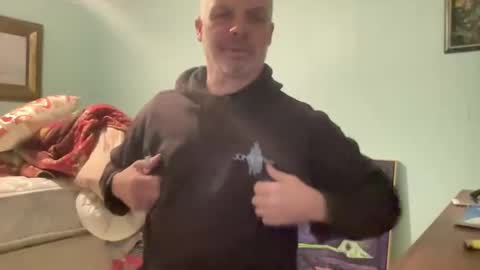 Snapshot of howlingatnothing chatting on 12/26/24, 07:56 howlingatnothing online show from 12/26/24, 07:56